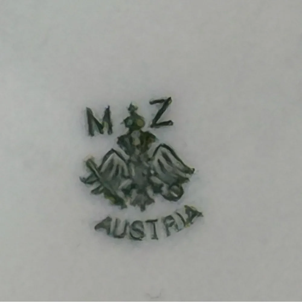 Vintage Moravia Porzellan Austria Porcelain Plate with‎ Floral Design